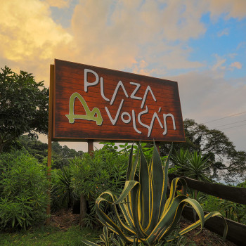 Plaza Volcán